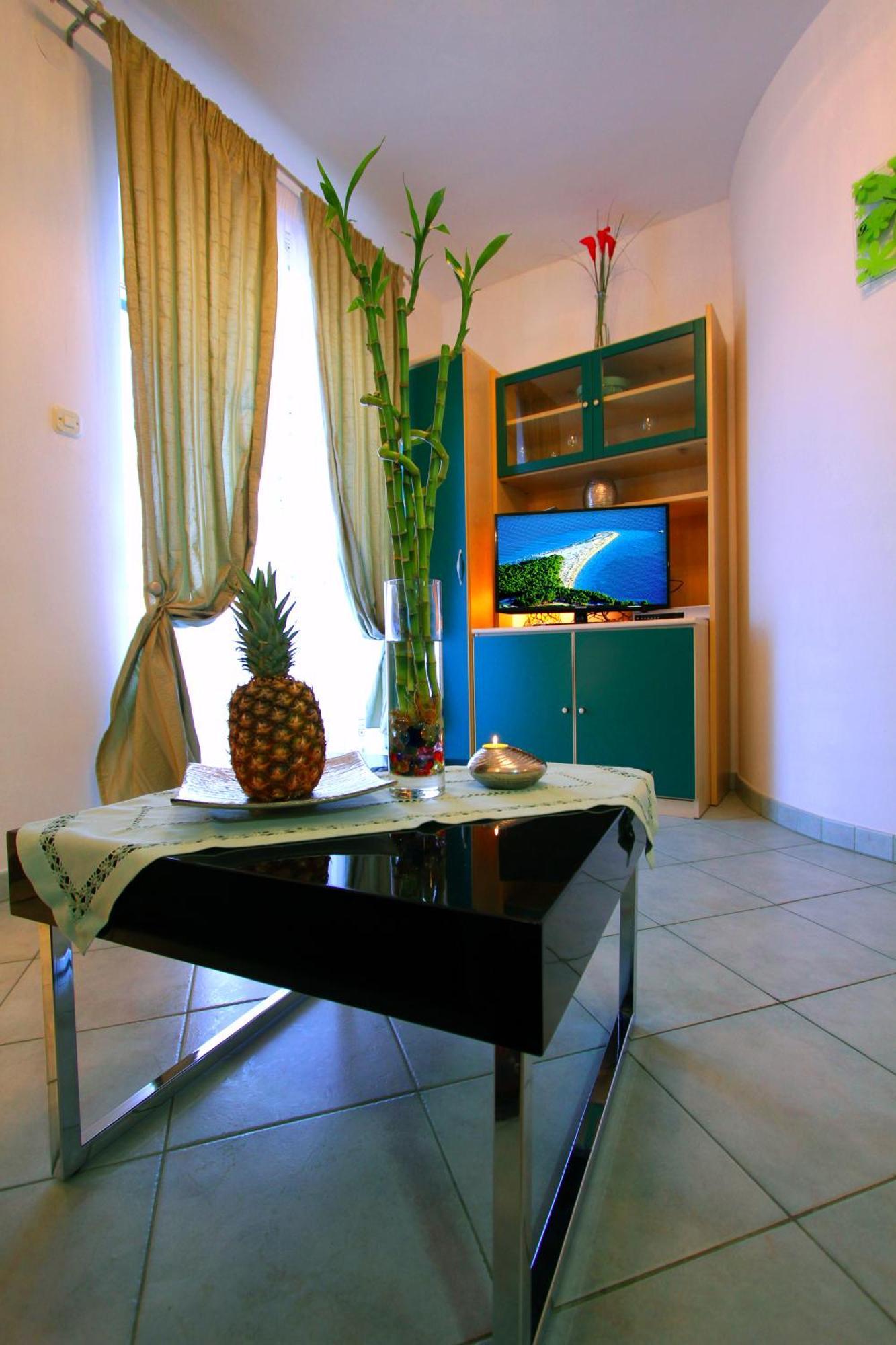 Story Apartament Bol