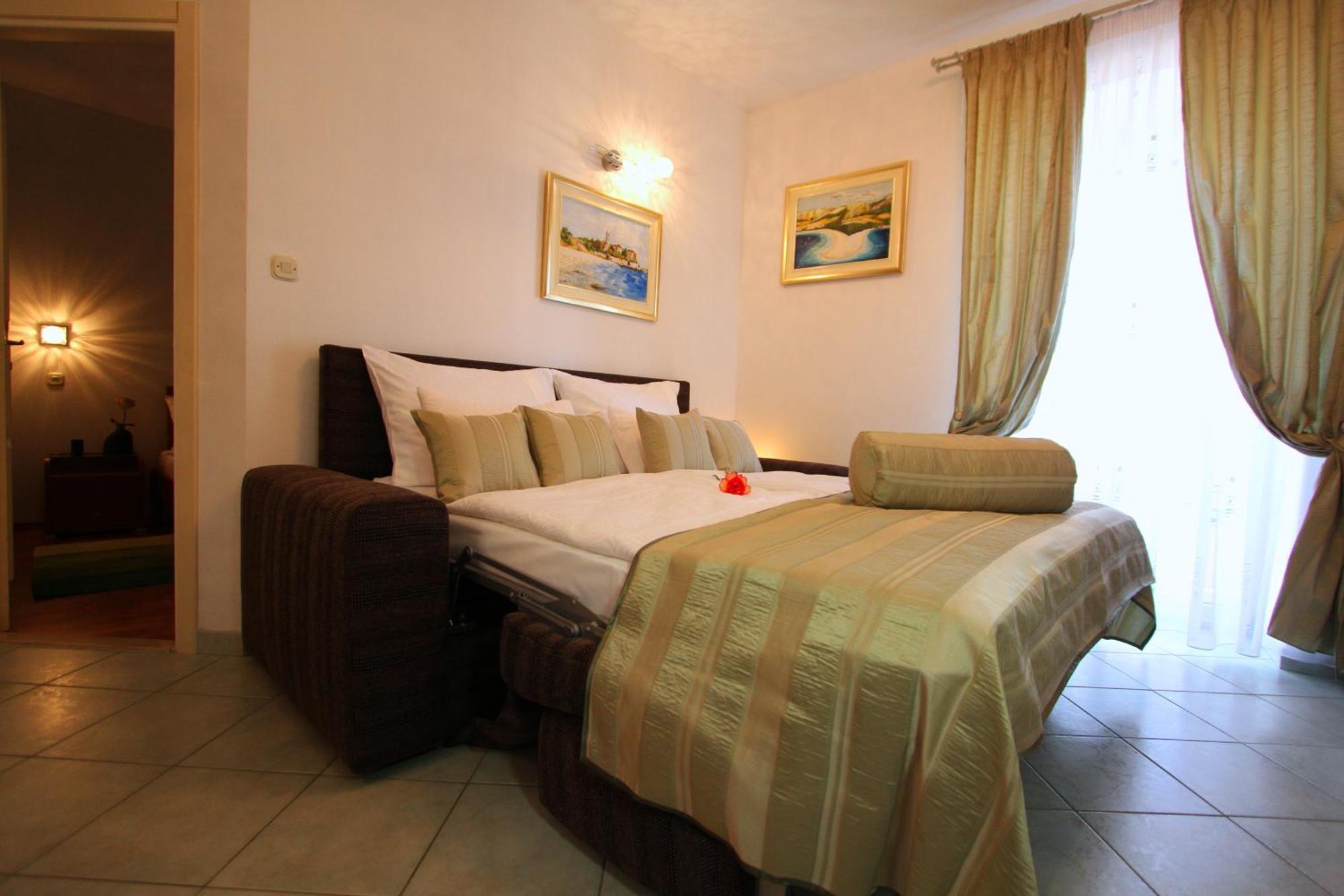 Story Apartment Bol